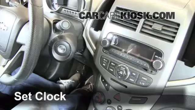 2012 Chevrolet Sonic LT 1.8L 4 Cyl. Sedan Horloge Régler l'horloge